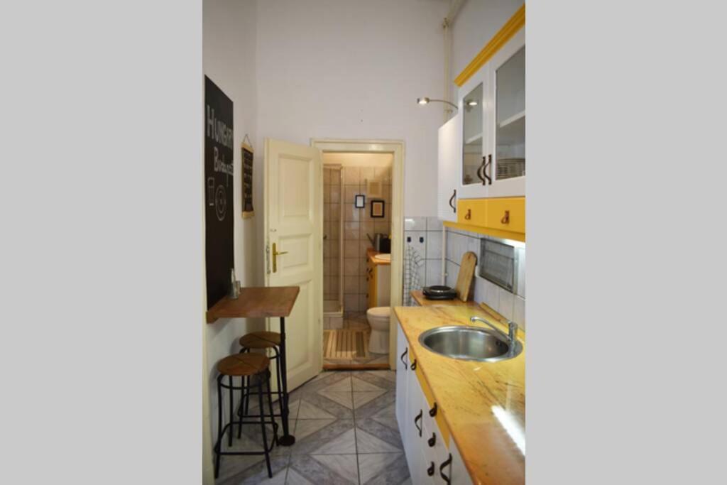 Cosy Apartment Just Next To Parliament Budapest Exterior foto