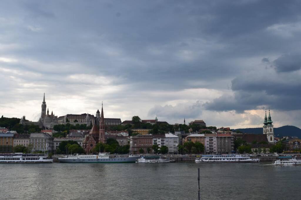 Cosy Apartment Just Next To Parliament Budapest Exterior foto